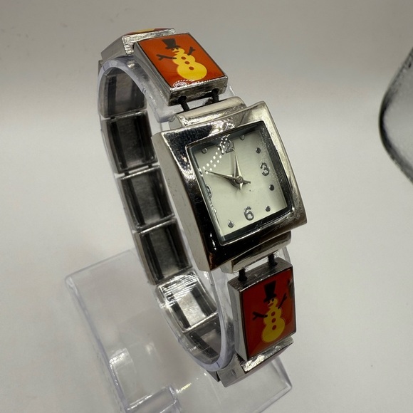 Snowman Women's Watch Silver Case Red White (New Battery) Stretch Bracelet - Picture 3 of 9